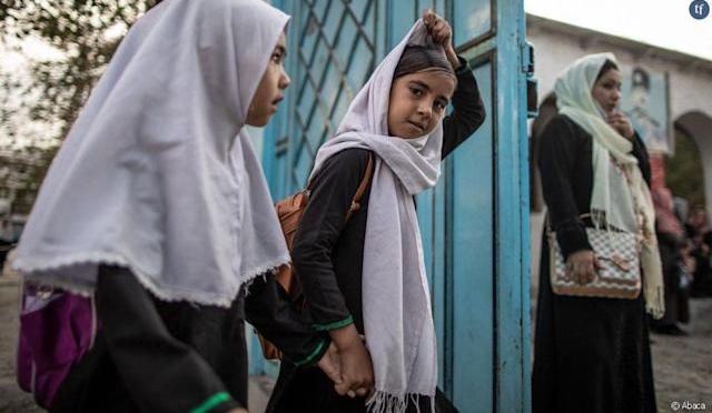 Afghanistan : les taliban ordonnent de fermer les collèges et les lycées aux filles, quelques heures après avoir annoncé la réouverture !