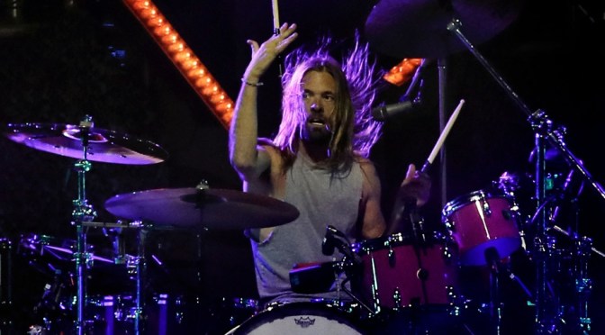 Le batteur des Foo Fighters Taylor Hawkins meurt avant un concert à Bogota : un cocktail de 10 substances de drogues retrouvées dans son sang!