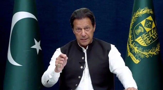 Pakistan : le Premier ministre Imran Khan renversé par une motion de censure.