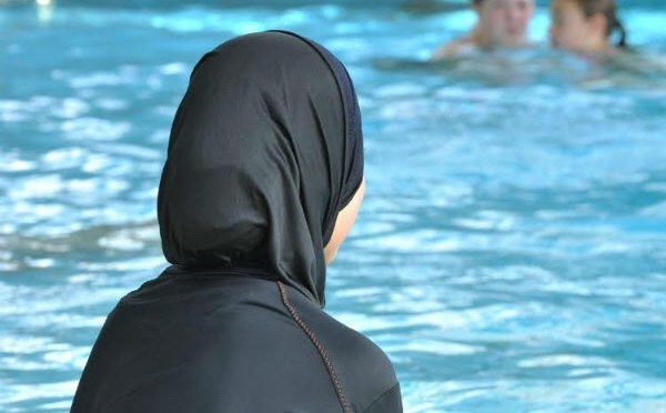 Le conseil des sages de la Laïcité se prononce contre le burkini dans les piscines publiques!