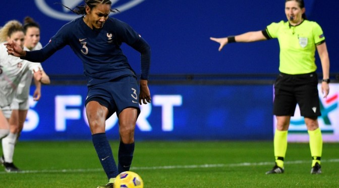 Football : Les bleues battent de nouveau la Suisse.