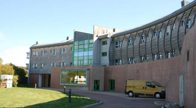 Nièvre (France) : Une pensionnaire d&rsquo; Ehpad de 93 ans tuée , son fils suspecté et recherché.