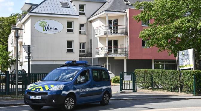 France : Une femme de 92 ans poignardée à plusieurs reprises dans sa résidence.