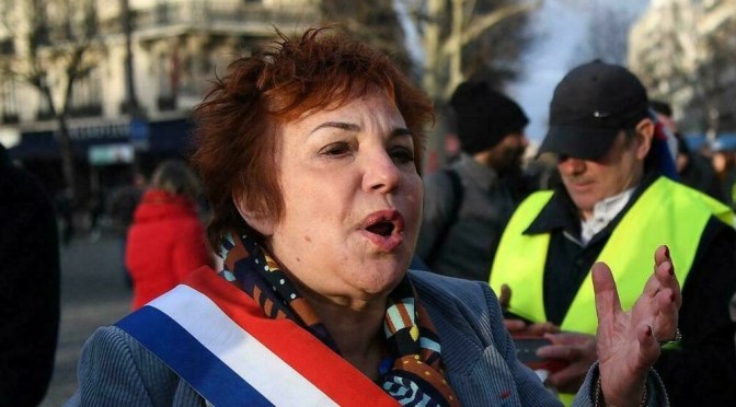 France : la sénatrice « Europe Ecologie », Esther Benbassa, accusée de harcèlement.