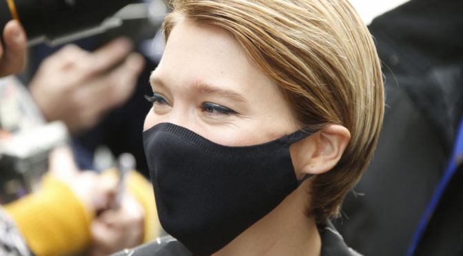 Léa Seydoux, testée positive au Covid-19, pourrait manquer le festival de Cannes où elle présente quatre films.