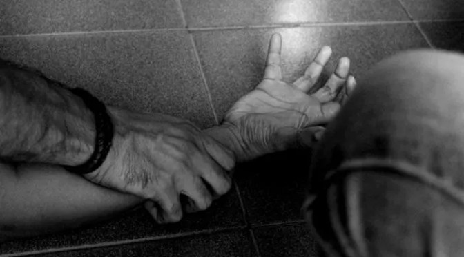 Paris : une femme de 91 ans meurt des suites de son viol  pendant son cambriolage.