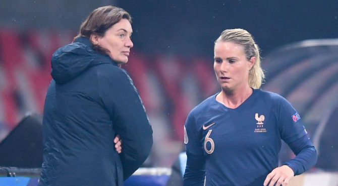 Football – Amandine Henry raconte sa mise à l&rsquo;écart : &laquo;&nbsp;J&rsquo;ai essayé par tous les moyens de discuter, mais ça ne passait pas.&nbsp;&raquo;
