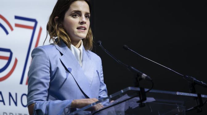 Emma Watson crée un numéro gratuit pour les femmes victimes de harcèlement au travail.