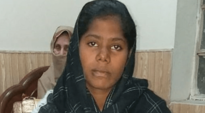 PAKISTAN : Une chrétienne de 12 ans violée et enchaînée dans un enclos à bétail pendant 5 mois.