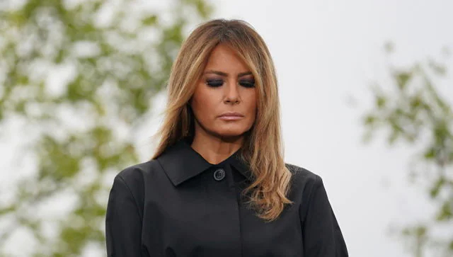 Un média révèle des informations compromettante sur Melania Trump.