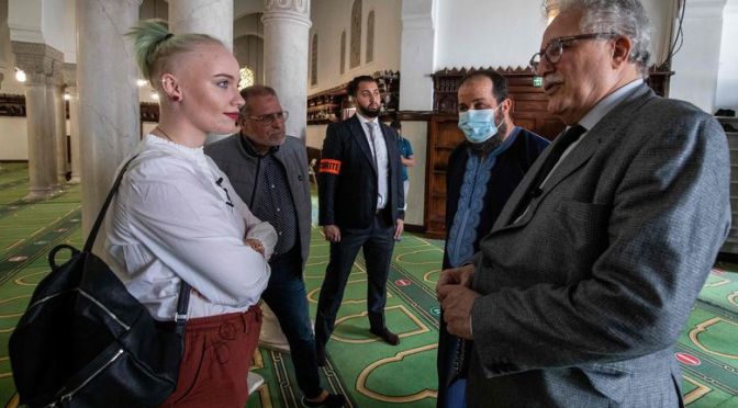 Affaire Mila : En ‹‹signe d&rsquo;apaisement et de paix››, la jeune femme cyberharcelée s&rsquo;est rendue à la Grande mosquée de Paris.