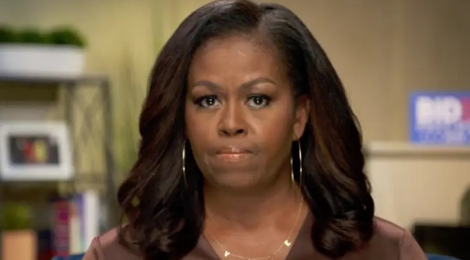 Michelle Obama critique Donald Trump et le traite de &laquo;&nbsp;président infantile&nbsp;&raquo;.