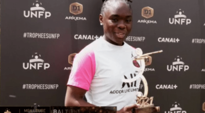 Trophées UNFP 2021 : Sandy Baltimore élue meilleur espoir de la saison.