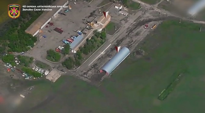 L&rsquo;artillerie Ukrainienne frappe des Logements Agricoles et des véhicules blindés Russes!