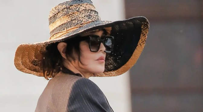 Soupçonnée d’avoir falsifié le remboursement de ses dettes, Isabelle Adjani mise en examen pour «escroquerie».