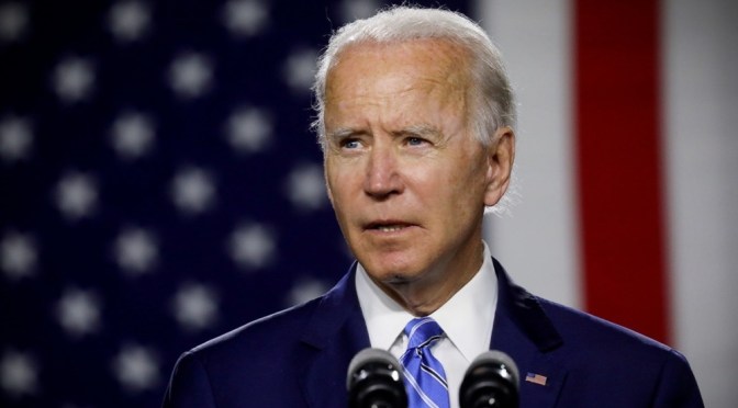 Joe Biden fait un lapsus maladroit en mettant la Suisse, neutre, dans l’OTAN!