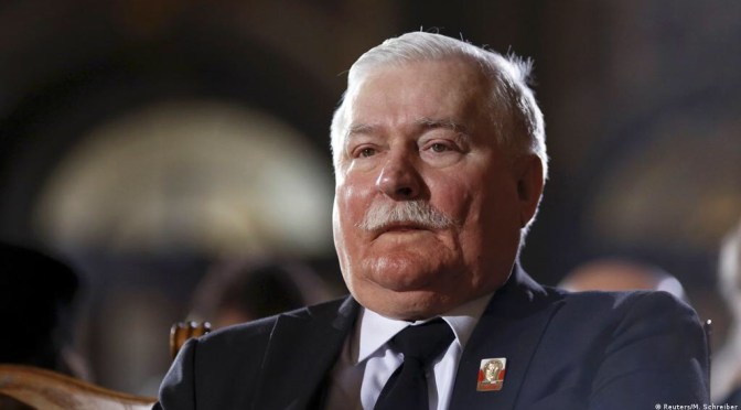 Guerre Russie-Ukraine : L’ancien président polonais, Lech Walesa, demande de réduire la population russe à 50 millions d’habitants.