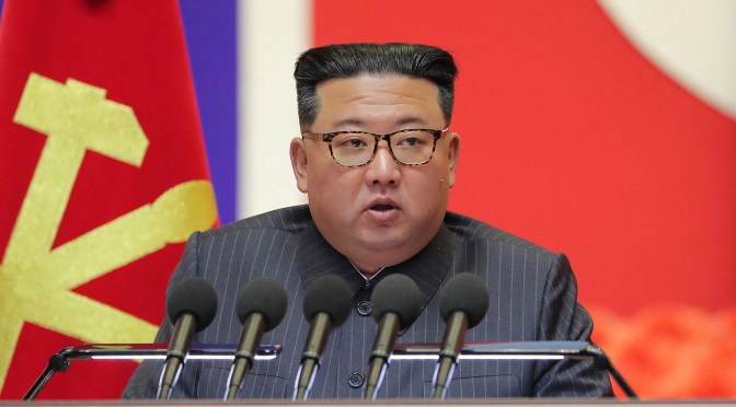 Covid-19 : la Corée du Nord annonce en avoir fini avec la pandémie et menace Séoul de représailles.