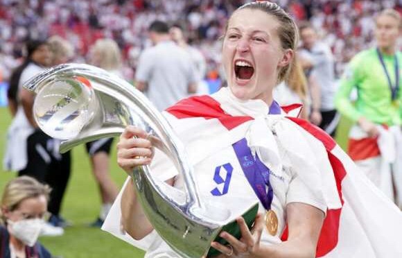 Football : l’attaquante anglaise Ellen White annonce sa retraite après avoir remportée l’Euro 2023 !