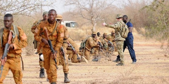 Le Burkina Faso envisage de combattre les terroristes avec des abeilles, des pythons, des caïmans sacré et des statues!
