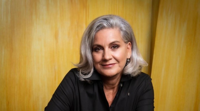 La journaliste star canadienne, Lisa LaFlamme, virée à cause de ses cheveux blancs?