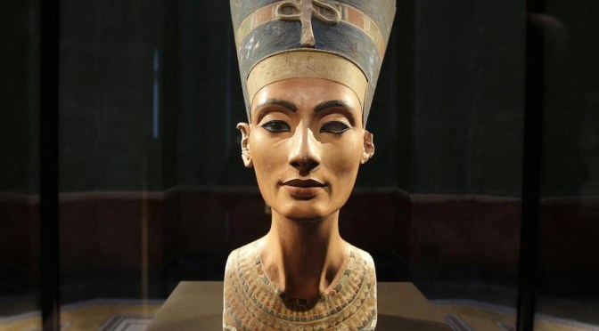 Des archéologues auraient découvert la momie de Néfertiti!