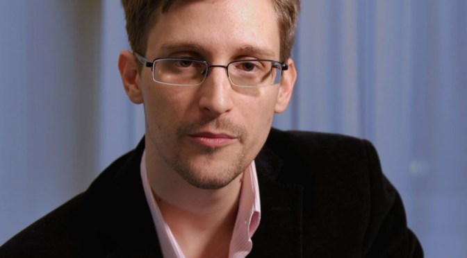 La Russie accorde la nationalité russe au lanceur d’alerte états-unien Edward Snowden!
