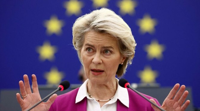 Covid-19 : le parquet européen enquête sur  l&rsquo;achat de vaccins Pfizer par Ursula Von Der Leyen pour l&rsquo;UE!
