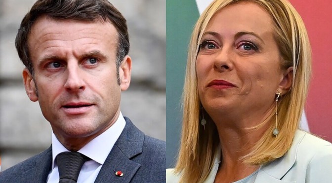 Emmanuel Macron rencontre Giorgia Meloni et dit vouloir « poursuivre le travail » engagé avec l’Italie