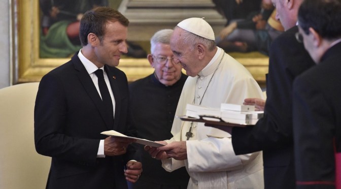 Entretien entre Emmanuel Macron et le pape François : voici ce qu&rsquo;il faut retenir