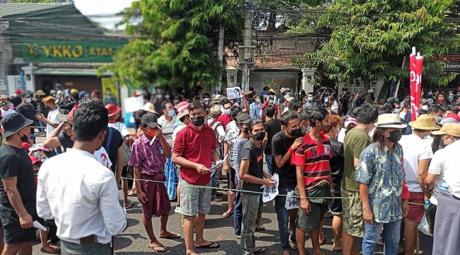 Birmanie : Près de 50 opposants tués par une frappe aérienne sur un concert dans l’État Katchin!