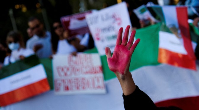 Iran : plus de 300 morts depuis le début des contestations, reconnaissent, pour la première fois, les autorités iraniennes