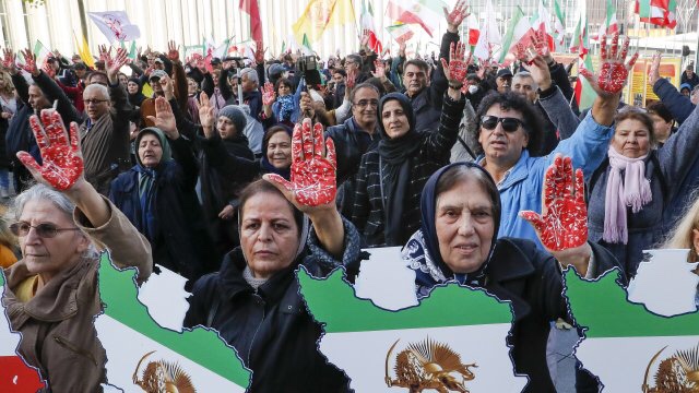 Iran : Le procureur général annonce la fin de la police des mœurs!