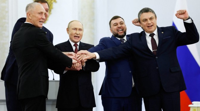 Vladimir Poutine offre huit anneaux aux dirigeants de la CEI!