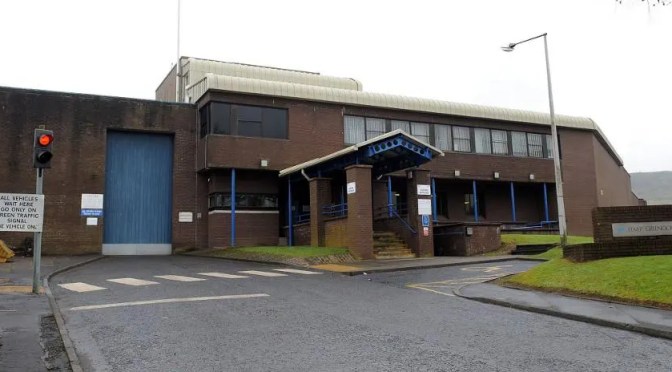 Ecosse : le gouvernement refuse d’envoyer un transgenre, condamnée pour viol, dans une prison pour femmes