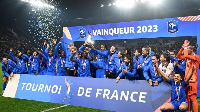 Football féminin : Les bleues remportent le tournoi de France !