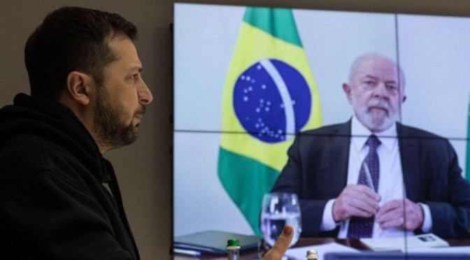 Le président Brésilien Lula a discuté des efforts de paix avec Zelenskiy lors d&rsquo;un appel vidéo