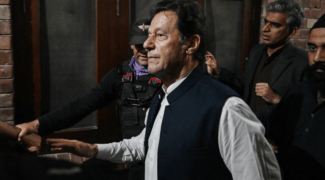 Pakistan : l&rsquo;ex-Premier ministre, Imran Khan, ressort libre de sa convocation judiciaire
