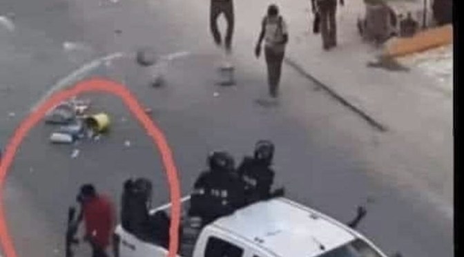 Sénégal : qui sont les hommes armés en civil aux côtés de la police lors des manifestations ?