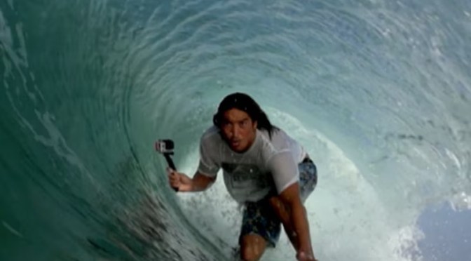 Le surfeur Mikala Jones perd la vie dans un accident tragique en mer après s&rsquo;être sectionné l&rsquo;artère fémorale