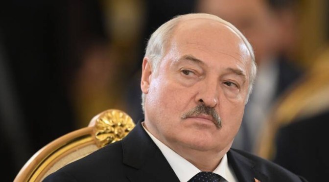 Le président biélorusse accuse Varsovie de vouloir «transférer des territoires» ukrainiens à la Pologne