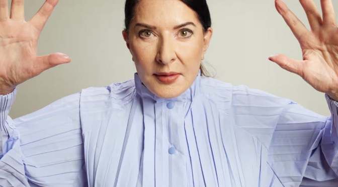 Zelensky aurait demandé à Marina Abramović, artiste occulte de « Spirit Cooking », d’être ambassadrice de l’Ukraine!