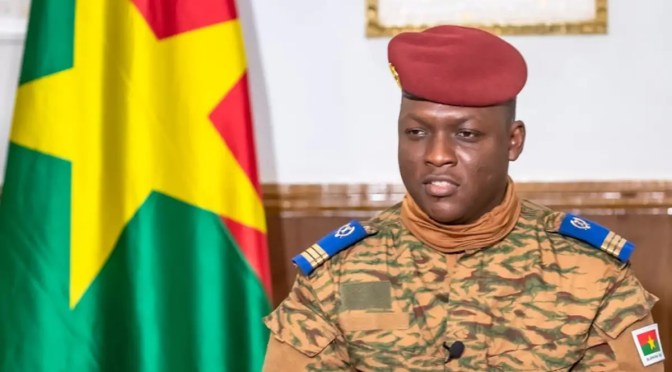 Burkina Faso : le capitaine Ibrahim Traoré annonce une modification partielle de la Constitution et affirme que les élections ne sont pas une priorité!
