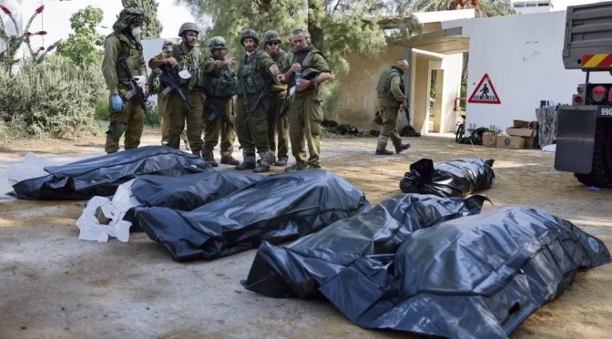 &laquo;&nbsp;civils massacrés, jeunes brûlés vifs, femmes et bébés décapités : le martyr des kibboutz de Kfar Azar et de Beeri&nbsp;&raquo;