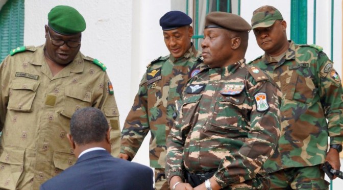 Niger : de plus en plus isolée diplomatiquement, la junte se cherche de nouveaux alliés