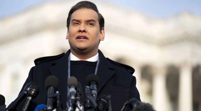 EUA : George Santos, accusé de mensonges répétés et de délits financiers , a été destitué de son mandat de représentant au Congrès.