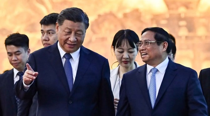 En visite au Vietnam, Xi Jinping appelle à «s&rsquo;opposer à toute tentative de perturber l&rsquo;Asie-Pacifique»