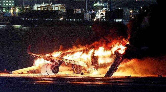 Japon : Plusieurs morts dans la collision de deux avions à l&rsquo;aéroport de Tokyo-Haneda – Voici ce que l’on sait