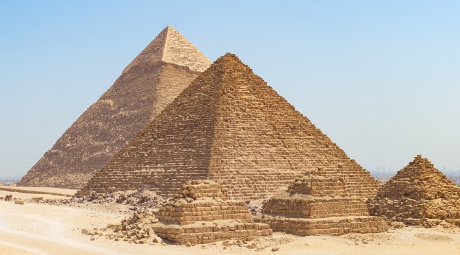 Egypte : le projet de recouvrir de granit la pyramide Mykérinos suscite une vive controverse