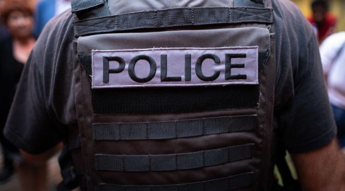 France : À Paris, un homme armé d&rsquo;un hachoir et brandissant un &laquo;&nbsp;livre coranique&nbsp;&raquo;, abattu par la police dans le 19ᵉ arrondissement